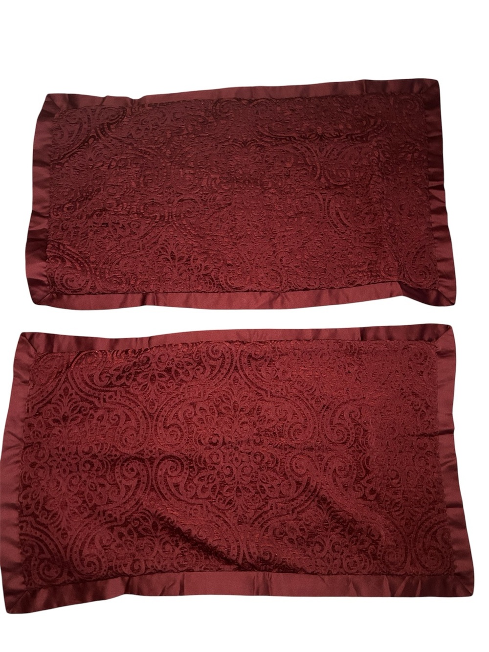 Royal Velvet Red 100% Cotton Textured Pillow Case Set Holiday Cozy Wine Red